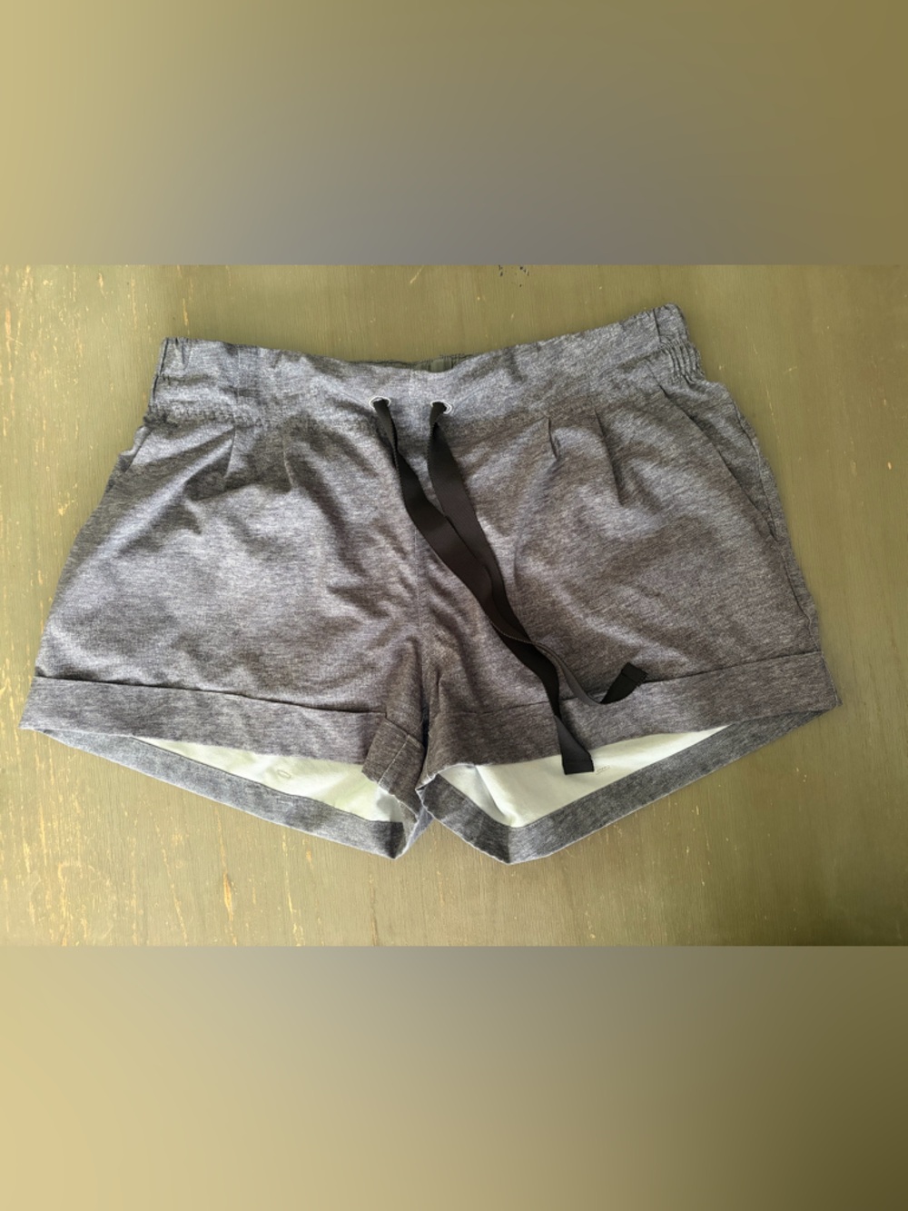 Lululemon Size 8 Grey Cuffed Shorts